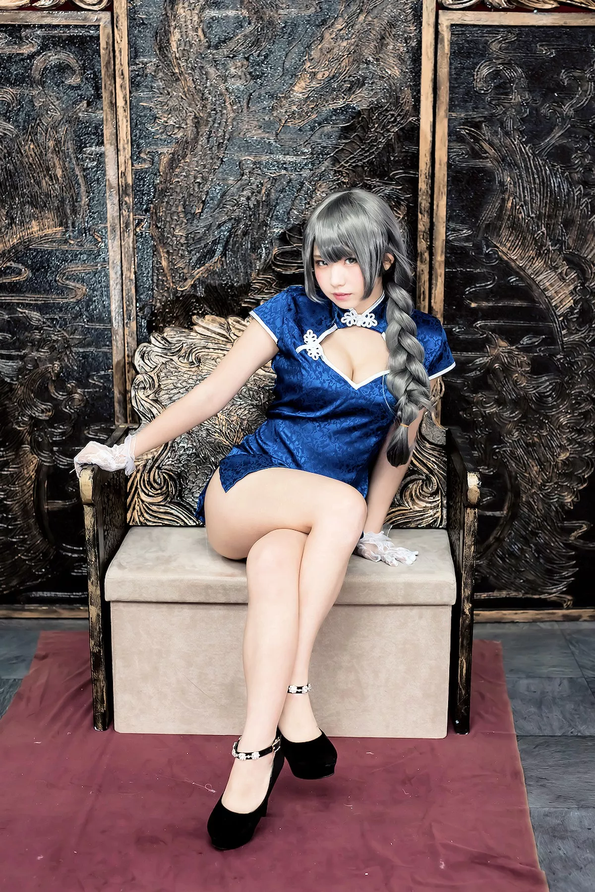 网络美女中華娘娘青花瓷旗袍主题私房性感低胸高开旗袍秀完美身材迷人诱惑写真52P