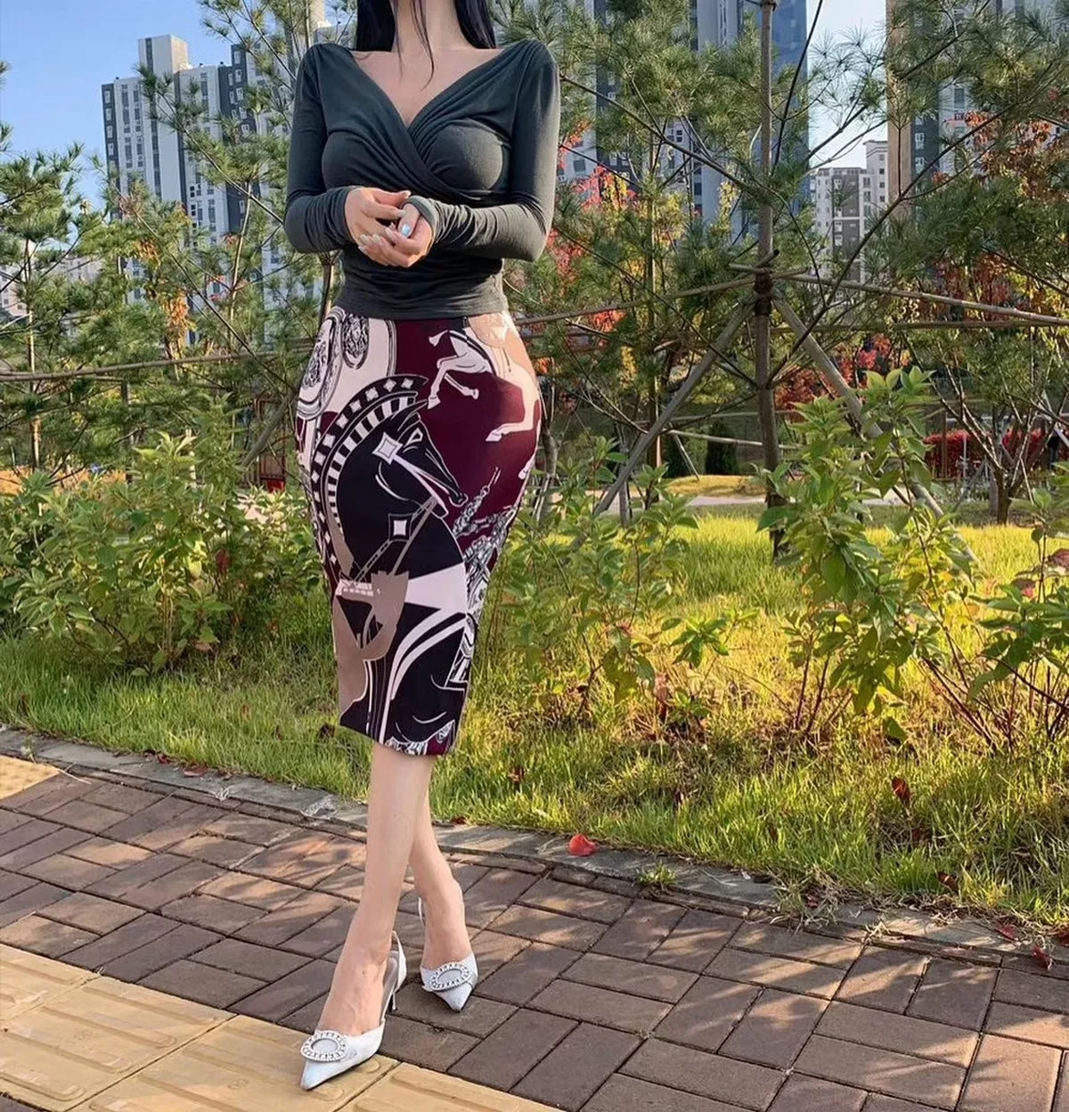 网络美女薇薇微信朋友圈资源合集私房性感连身裙系列秀魔鬼身材迷人诱惑写真297P