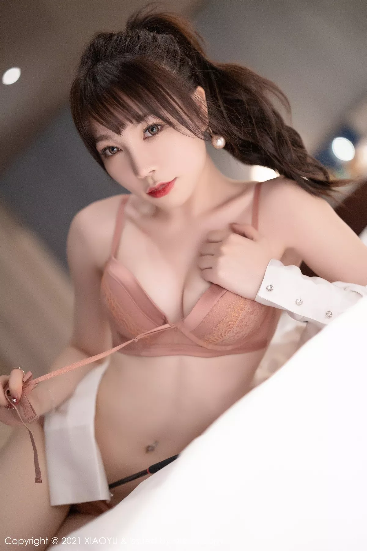 [XiaoYu画语界]Vol.684_女神芝芝Booty教师角色主题性感白T配超薄黑丝裤袜诱惑写真98P