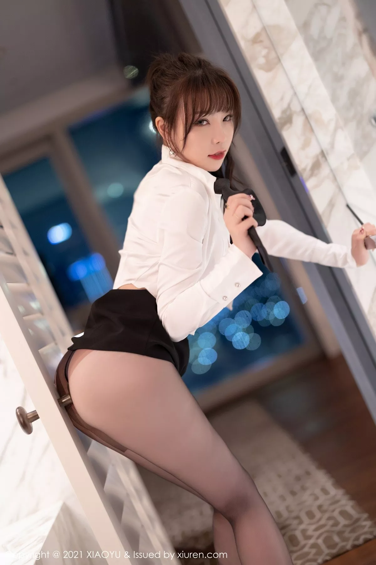 [XiaoYu画语界]Vol.684_女神芝芝Booty教师角色主题性感白T配超薄黑丝裤袜诱惑写真98P