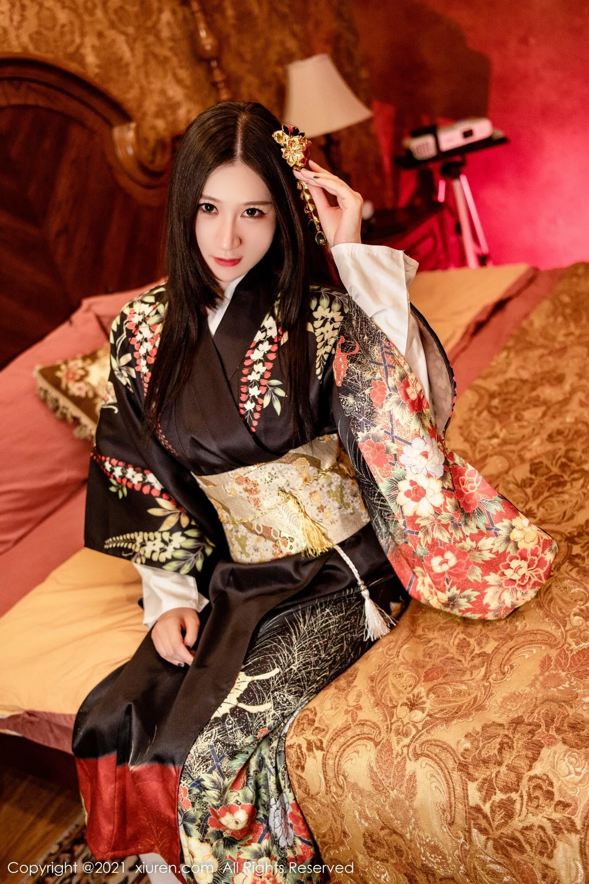 XiuRen第4386期_女神顾乔楠Cora私房性感日系和服半脱露丰乳肥臀撩人诱惑写真62P