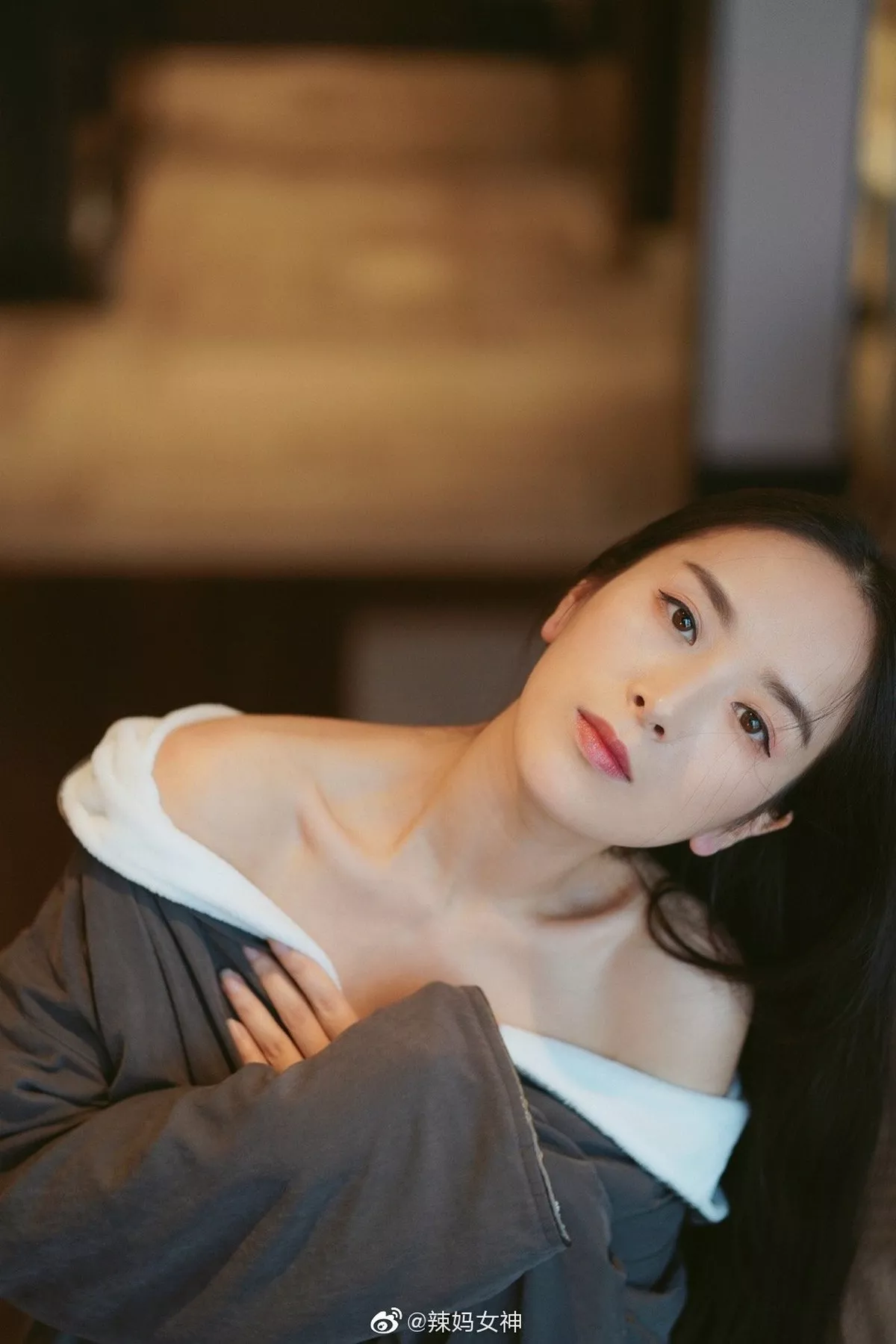 网络美女辣妈女神微信朋友圈资源主题户外性感服饰系列秀完美身材迷人诱惑写真150P