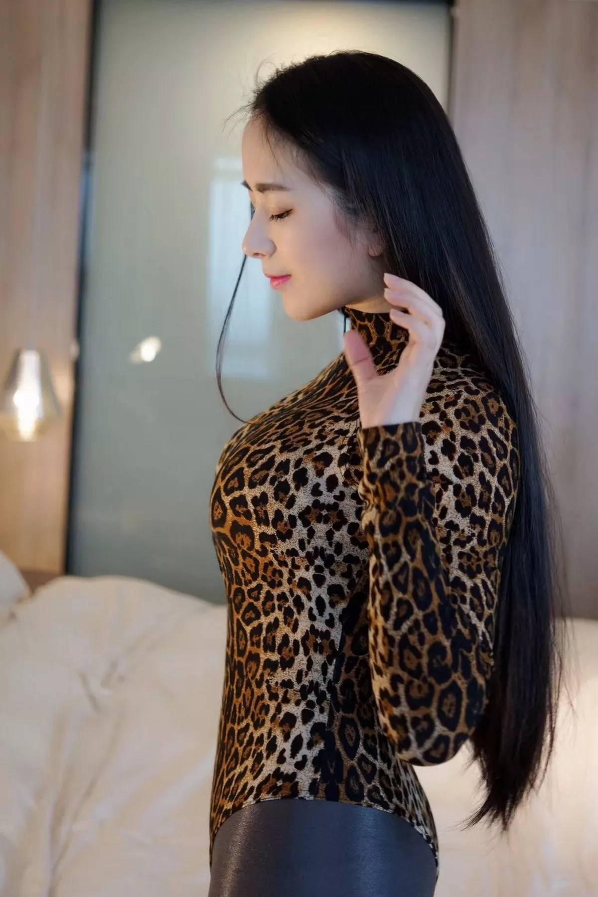 网络美女辣妈女神微信朋友圈资源主题户外性感服饰系列秀完美身材迷人诱惑写真150P