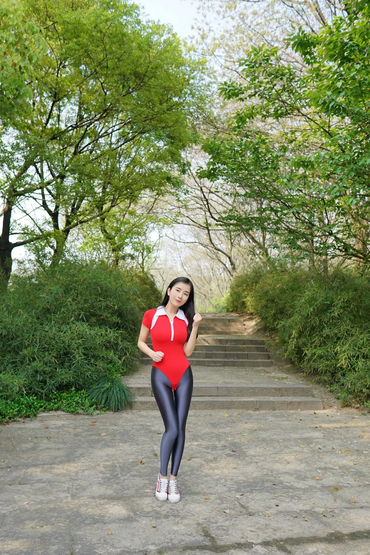网络美女辣妈女神微信朋友圈资源主题户外性感服饰系列秀完美身材迷人诱惑写真150P