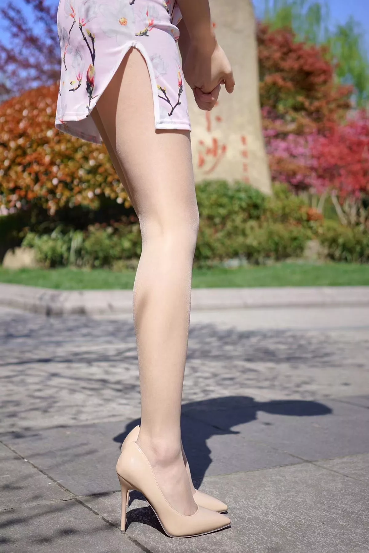 网络美女辣妈女神微信朋友圈资源主题户外性感服饰系列秀完美身材迷人诱惑写真150P