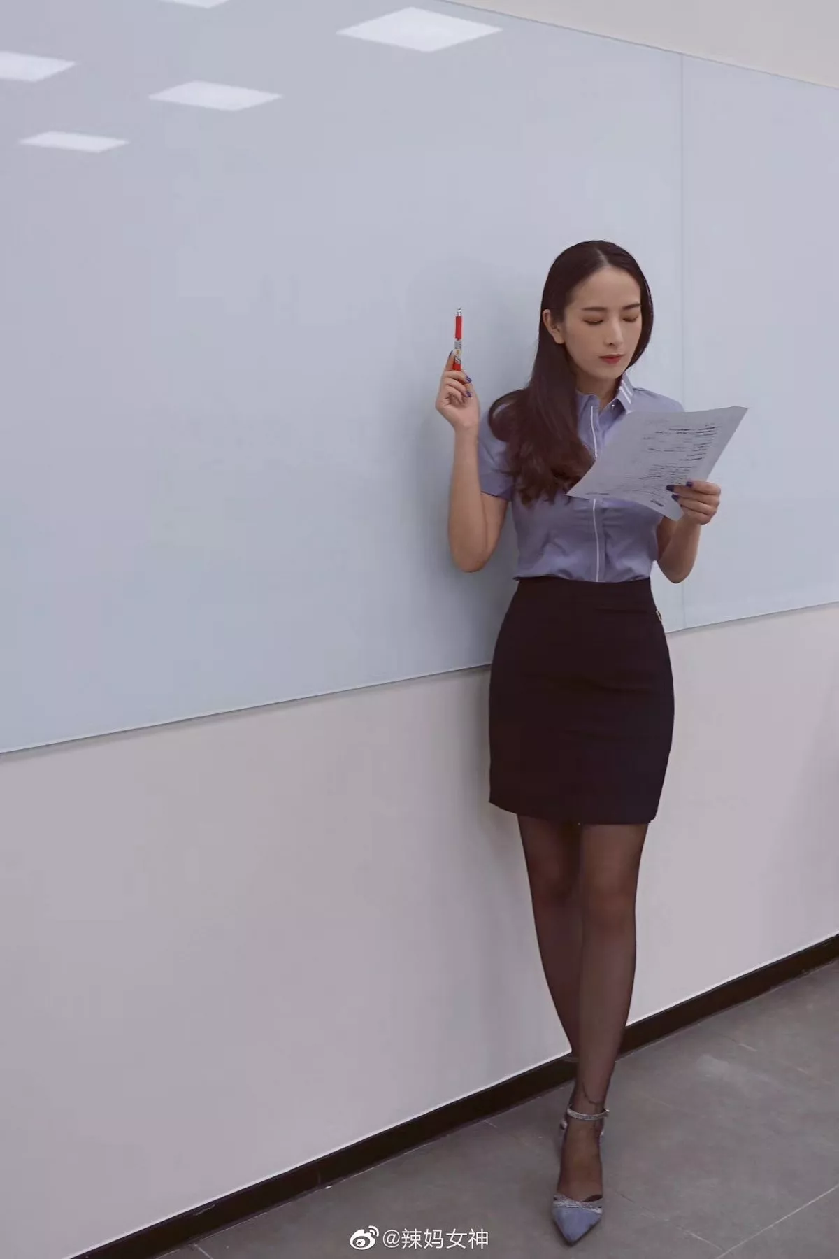 网络美女辣妈女神微信朋友圈资源主题户外性感服饰系列秀完美身材迷人诱惑写真150P