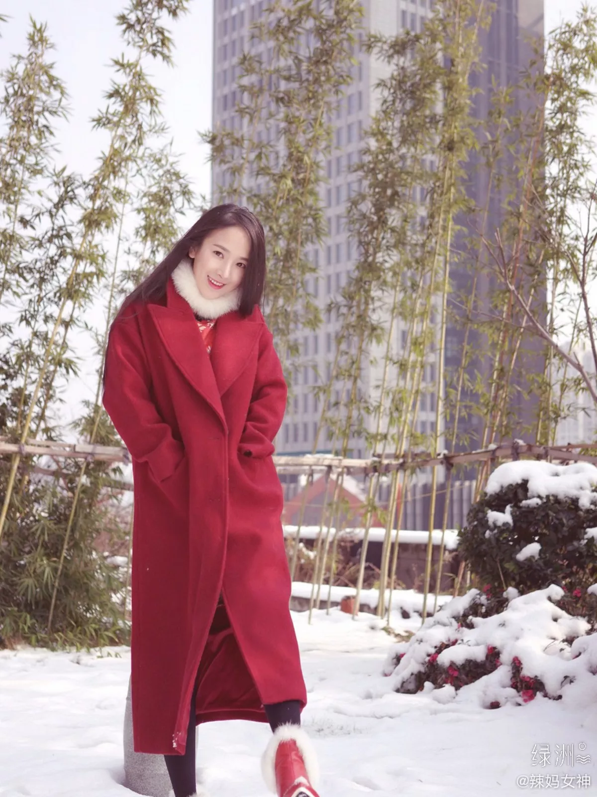 网络美女辣妈女神微信朋友圈资源主题户外性感服饰系列秀完美身材迷人诱惑写真150P