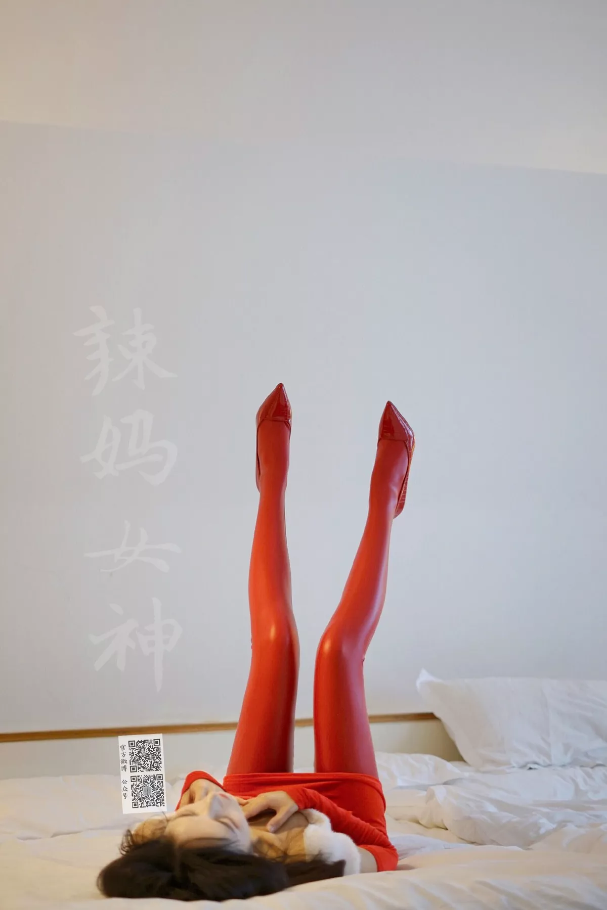 网络美女辣妈女神微信朋友圈资源主题户外性感服饰系列秀完美身材迷人诱惑写真150P