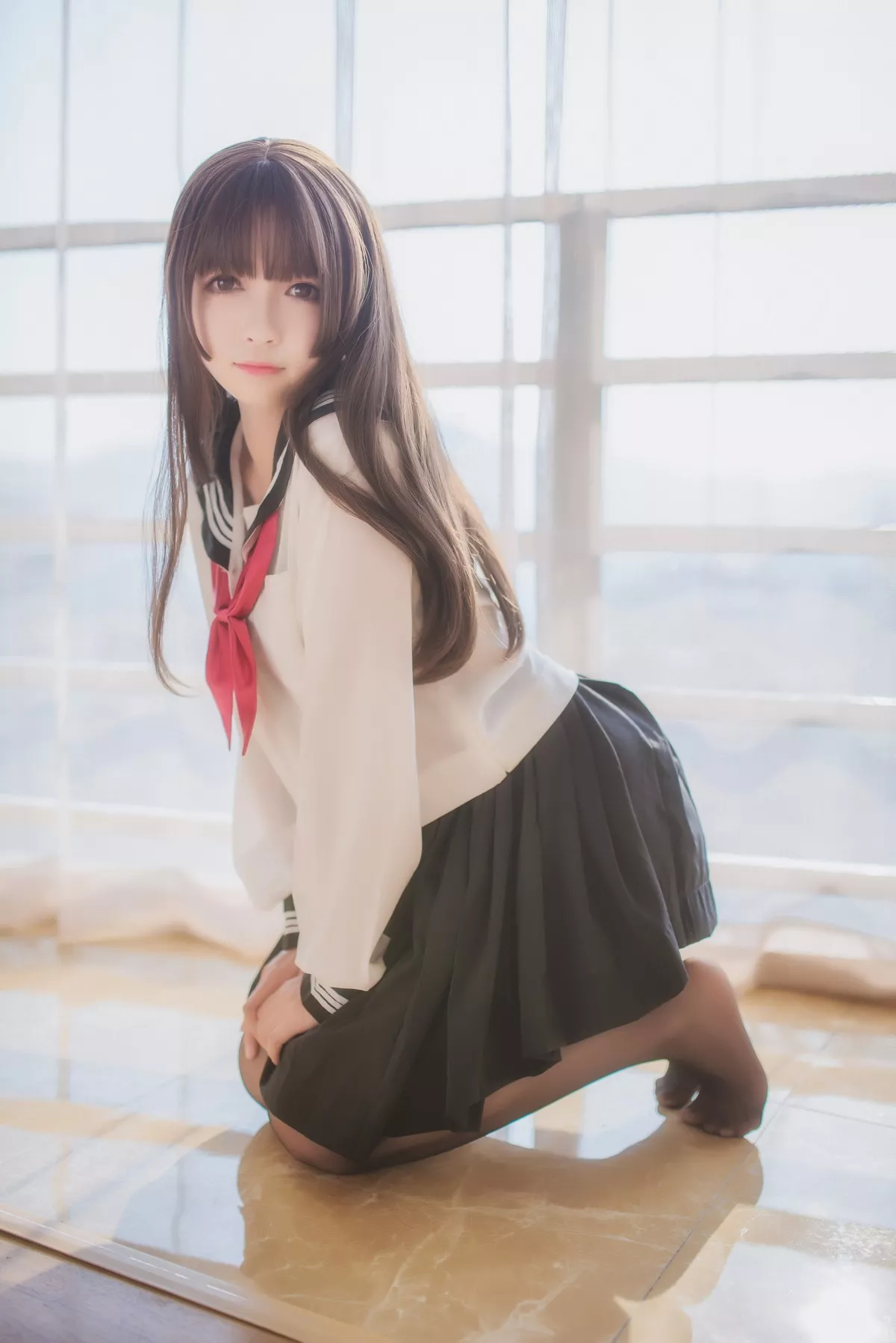 网红Coser白金Saki黑丝水手服主题私房性感水手服配超薄黑丝裤袜完美诱惑写真36P