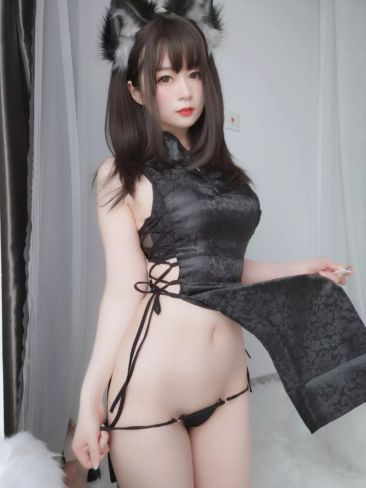Coser小姐姐白银81小黑狼主题私房性感黑色高开情趣旗袍露翘臀美腿诱惑写真104P