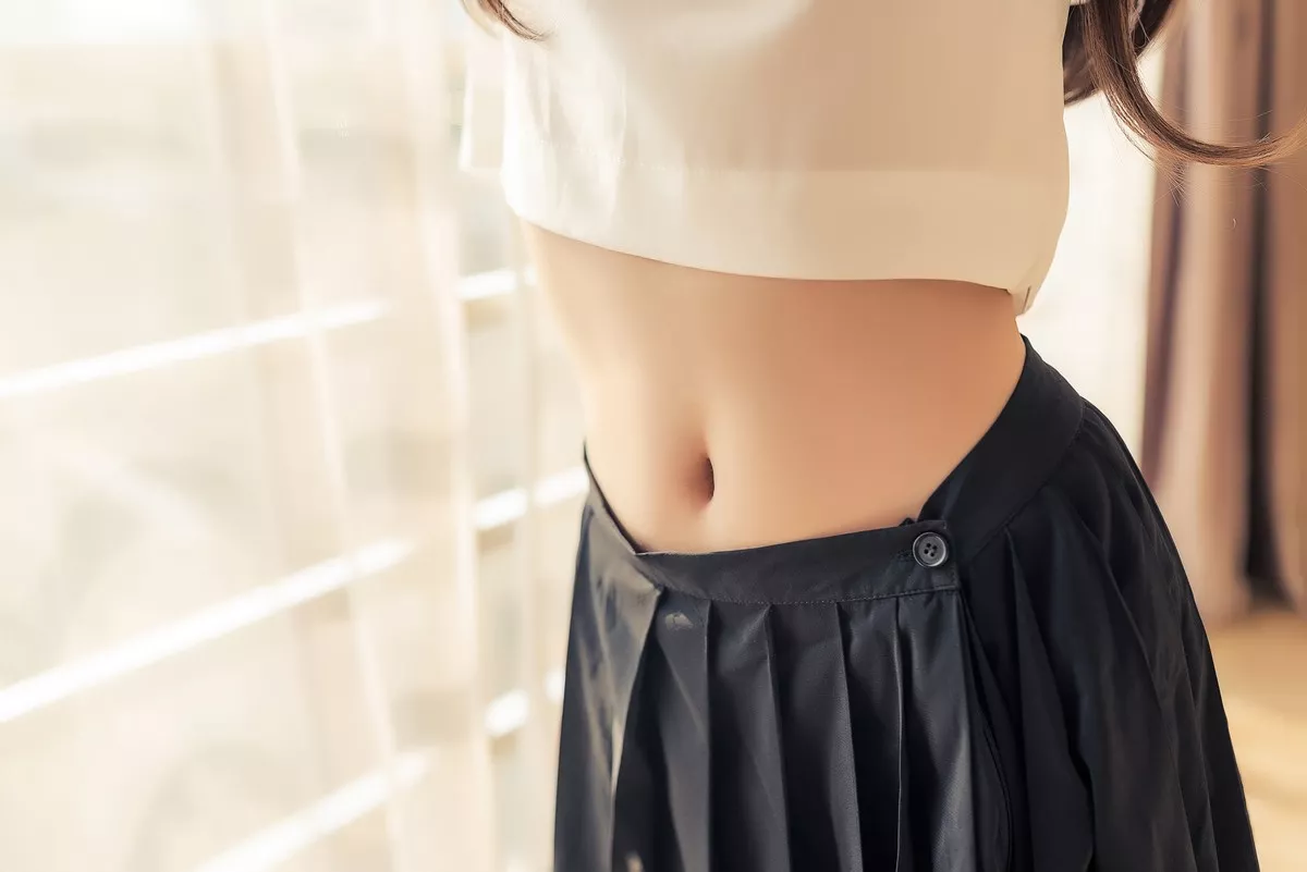网红Coser白金Saki黑丝水手服主题私房性感水手服配超薄黑丝裤袜完美诱惑写真36P
