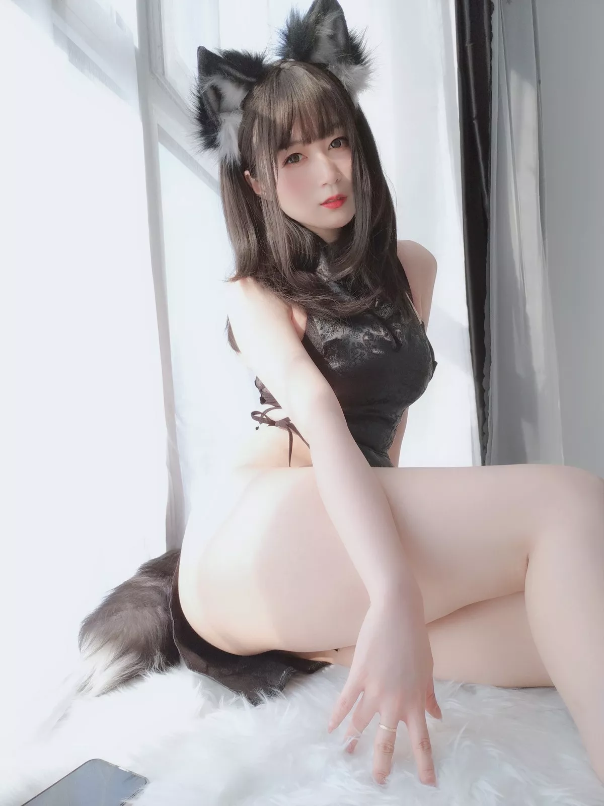 Coser小姐姐白银81小黑狼主题私房性感黑色高开情趣旗袍露翘臀美腿诱惑写真104P