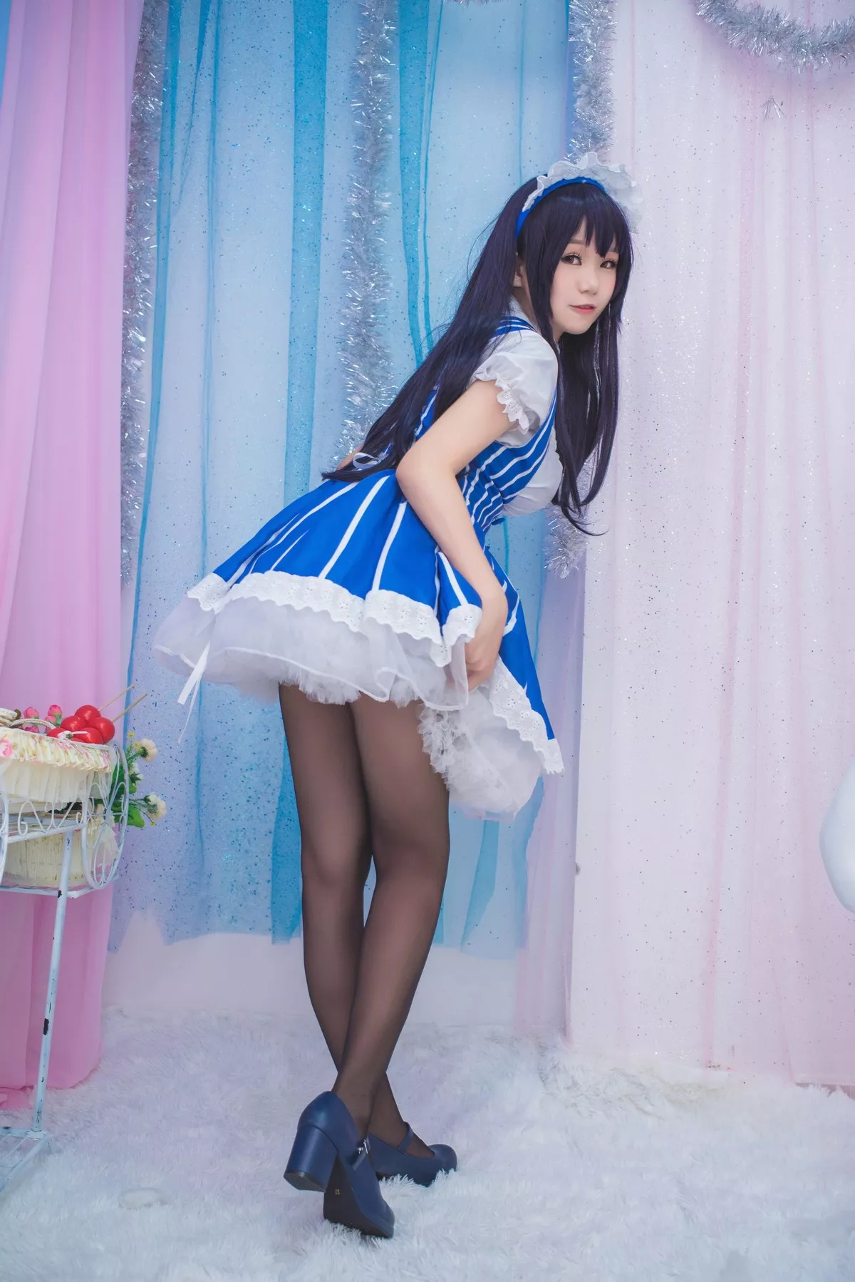 网红Coser白金Saki三个女仆合集主题性感姐妹花女仆装配黑丝秀美腿诱惑写真21P