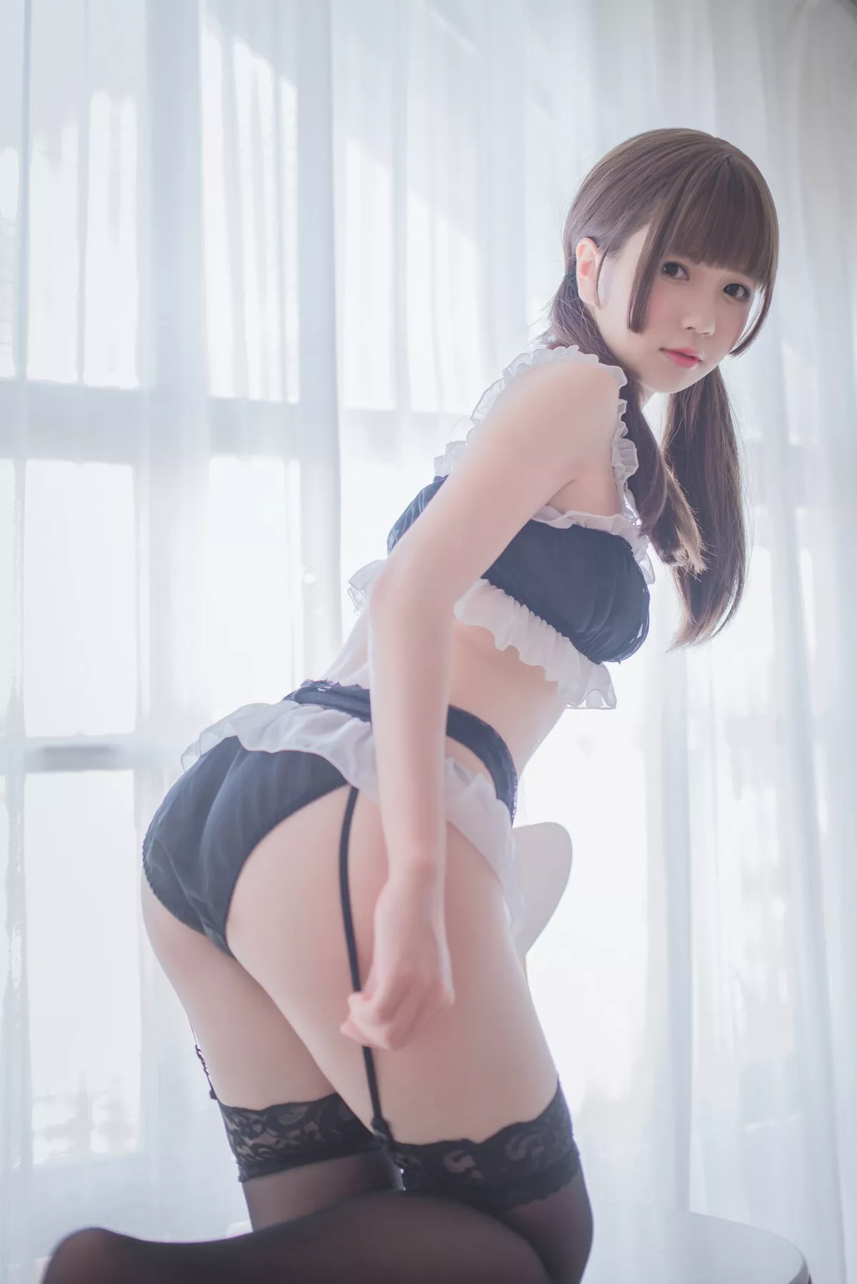 网红Coser白金Saki私房吊带袜主题性感黑色女仆内衣配黑色蕾丝吊袜诱惑写真25P