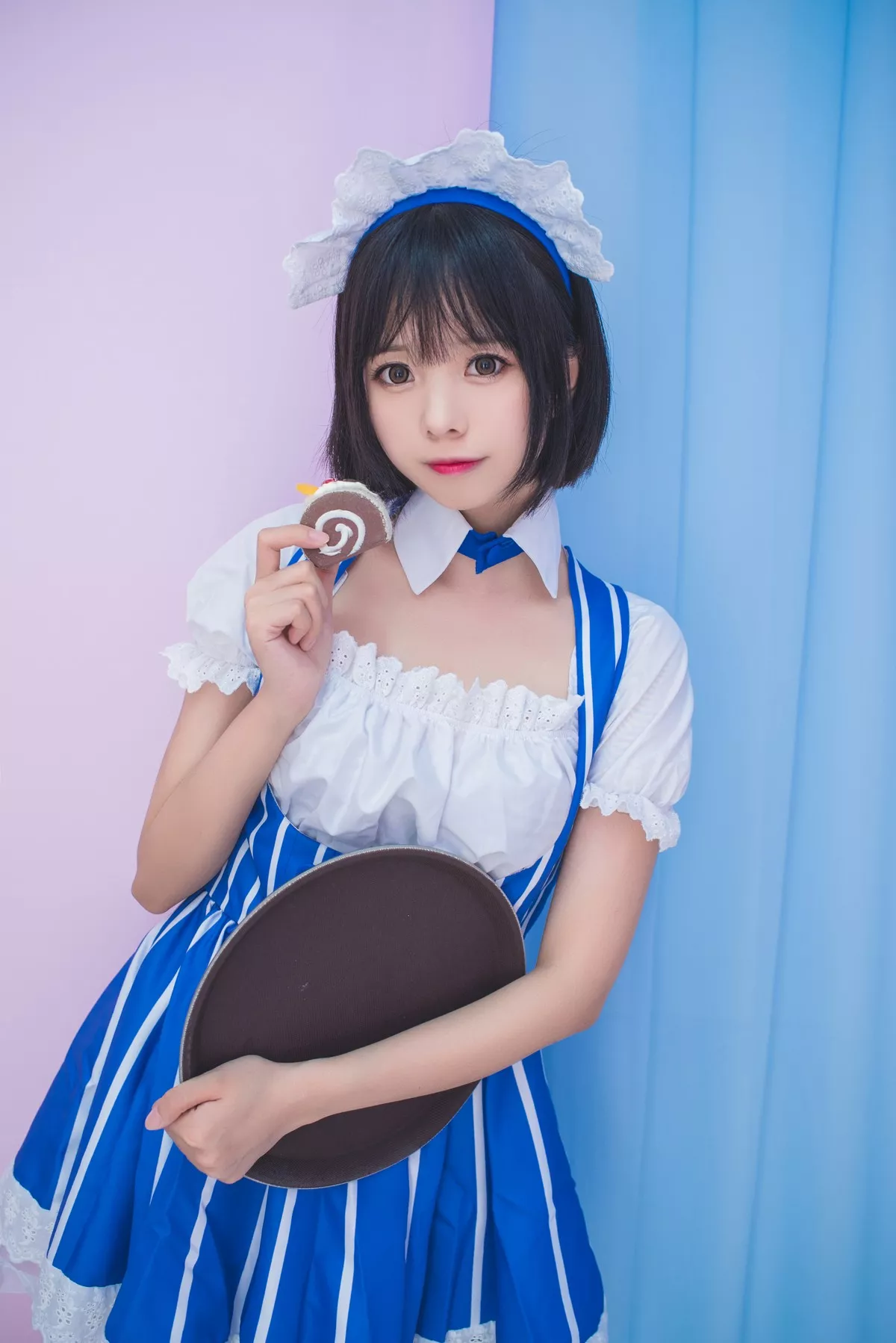 网红Coser白金Saki三个女仆合集主题性感姐妹花女仆装配黑丝秀美腿诱惑写真21P