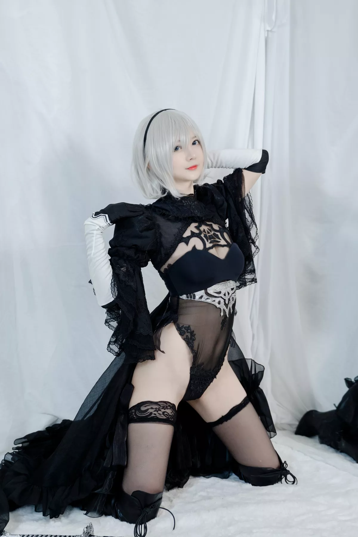 网络美女51酱2B黑婚纱主题性感婚纱配黑色情趣内衣蕾丝袜秀翘臀美腿诱惑写真53P