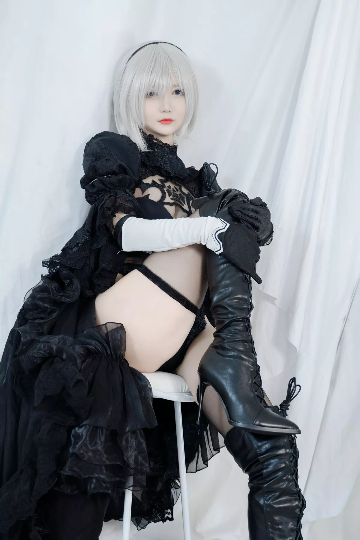 网络美女51酱2B黑婚纱主题性感婚纱配黑色情趣内衣蕾丝袜秀翘臀美腿诱惑写真53P