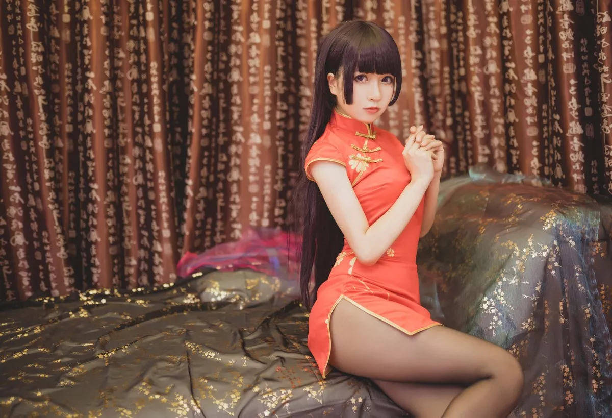 网红Coser白金Saki五更琉璃系列户外连身裙配灰丝袜+性感旗袍黑丝裤袜诱惑写真54P
