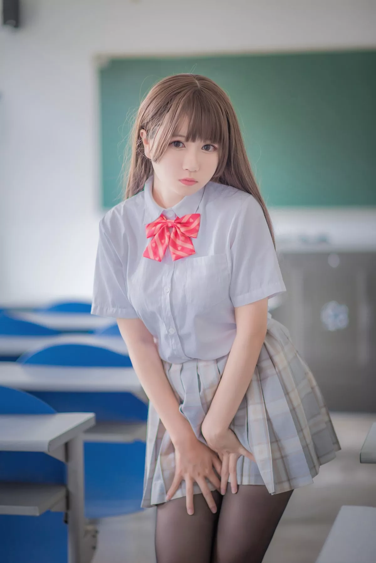 网红Coser白金Saki制服黑丝系列性感学生制服+浴室死库水秀完美身材诱惑写真62P