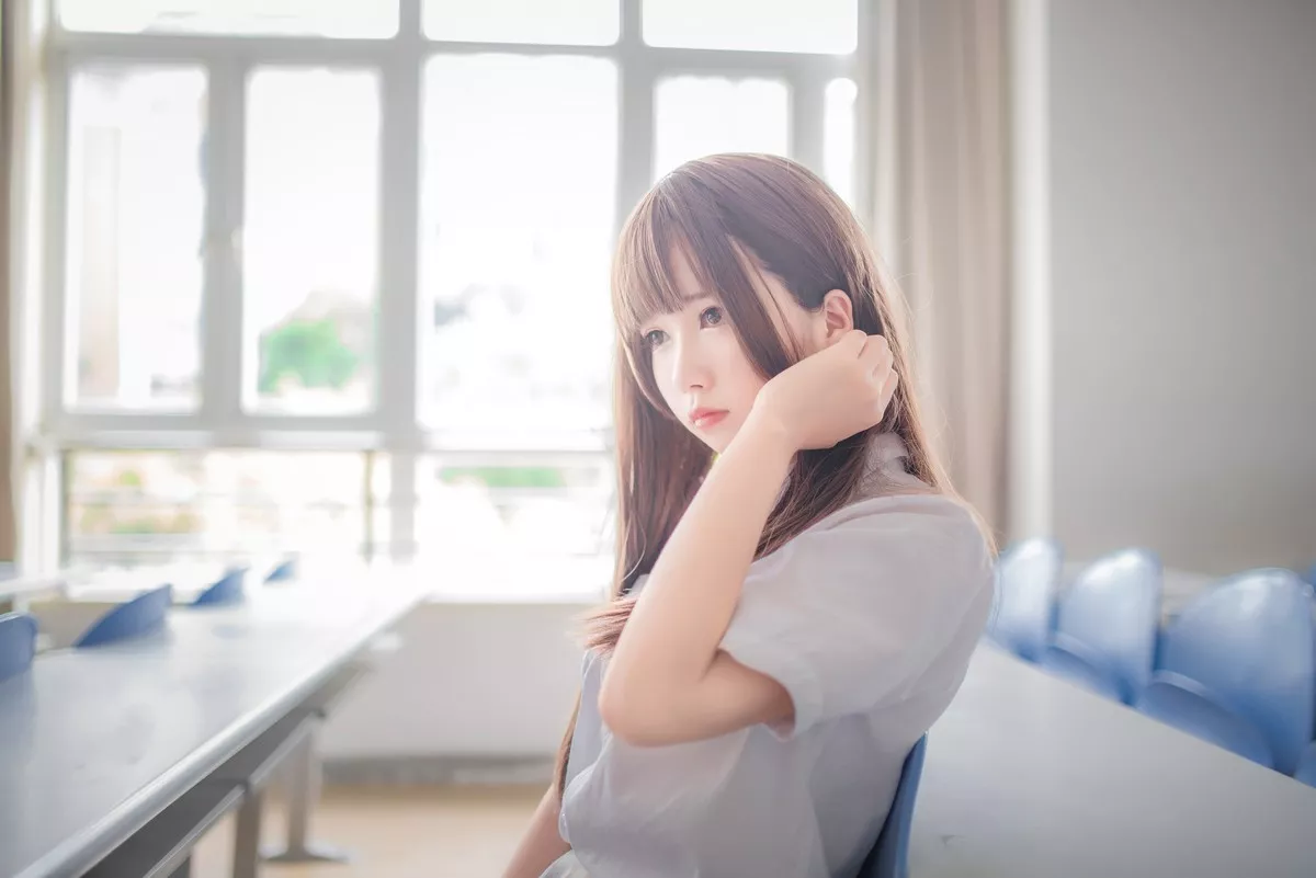 网红Coser白金Saki制服黑丝系列性感学生制服+浴室死库水秀完美身材诱惑写真62P