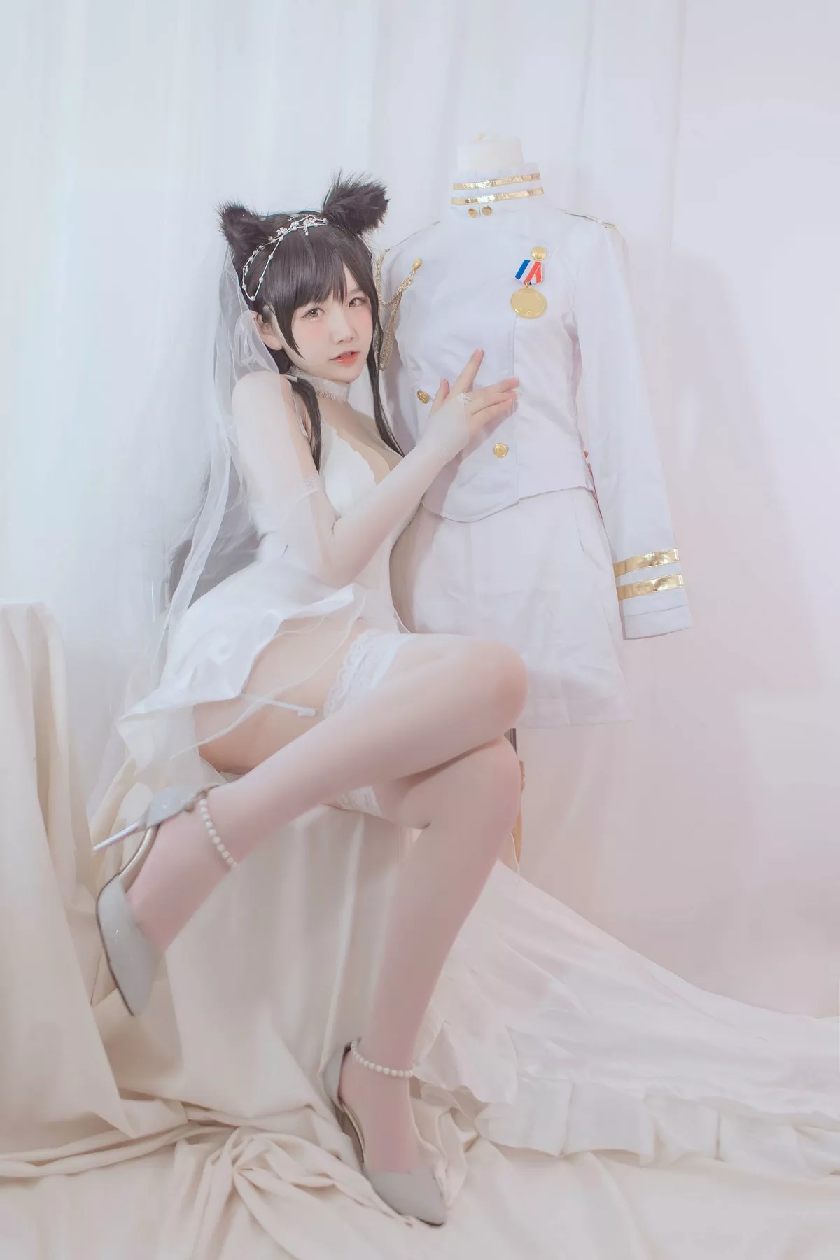 B站主播阿半今天很开心爱宕婚纱主题性感白色婚纱配蕾丝吊袜秀丰满身材诱惑写真36P
