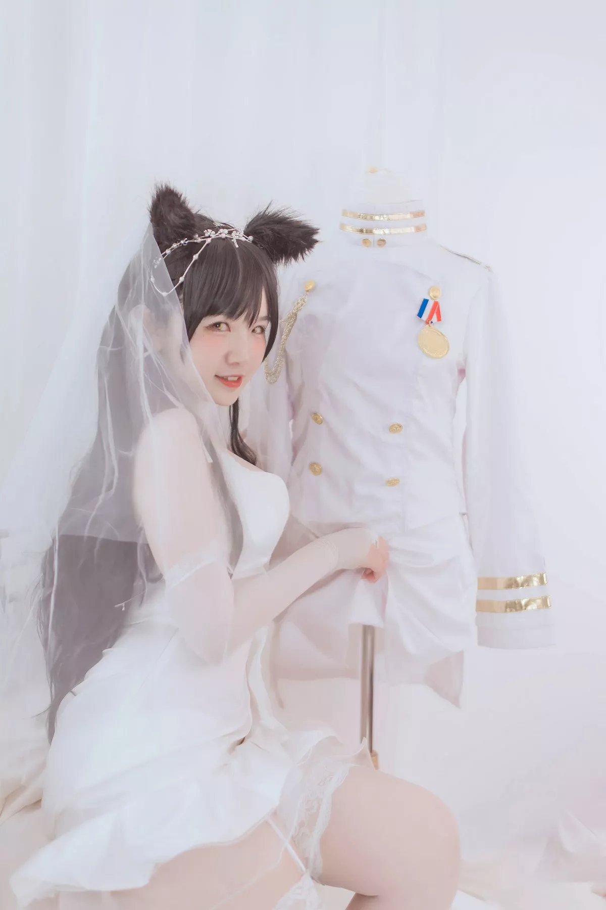 B站主播阿半今天很开心爱宕婚纱主题性感白色婚纱配蕾丝吊袜秀丰满身材诱惑写真36P