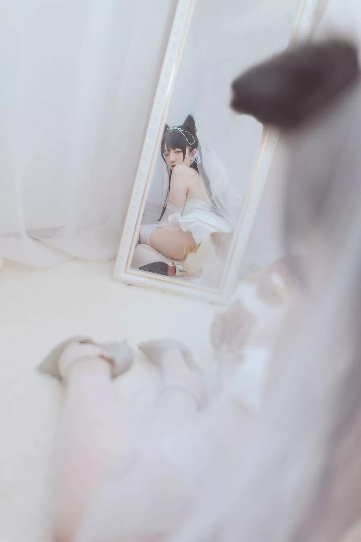 B站主播阿半今天很开心爱宕婚纱主题性感白色婚纱配蕾丝吊袜秀丰满身材诱惑写真36P