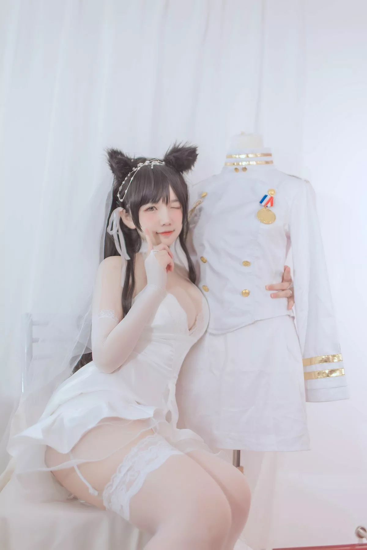 B站主播阿半今天很开心爱宕婚纱主题性感白色婚纱配蕾丝吊袜秀丰满身材诱惑写真36P