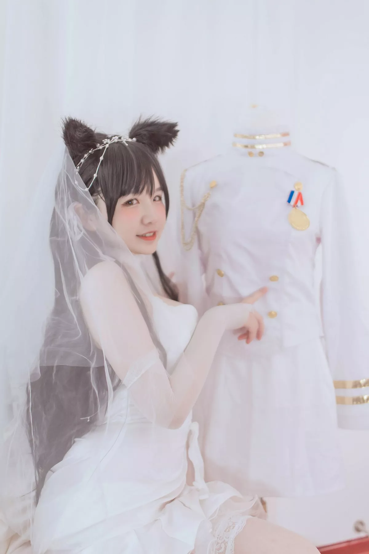 B站主播阿半今天很开心爱宕婚纱主题性感白色婚纱配蕾丝吊袜秀丰满身材诱惑写真36P