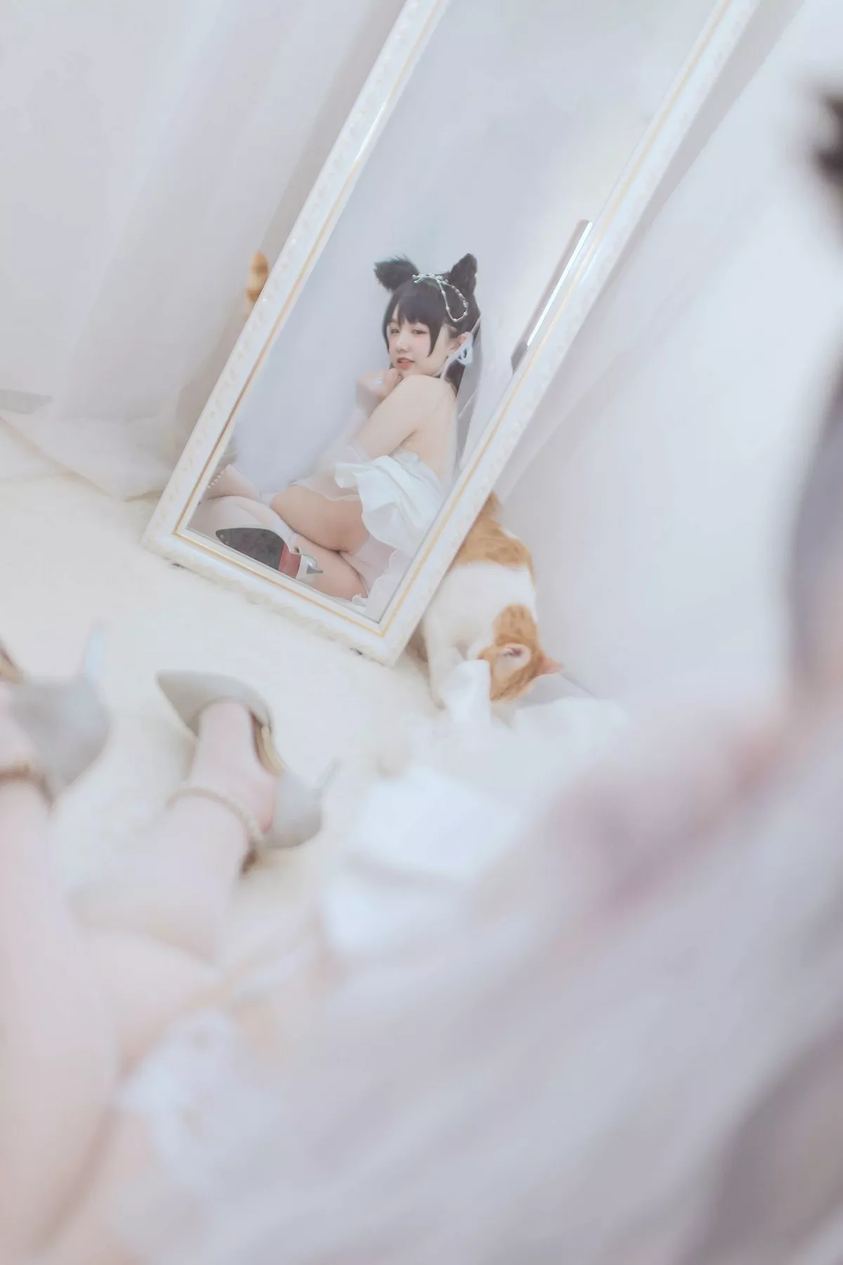 B站主播阿半今天很开心爱宕婚纱主题性感白色婚纱配蕾丝吊袜秀丰满身材诱惑写真36P