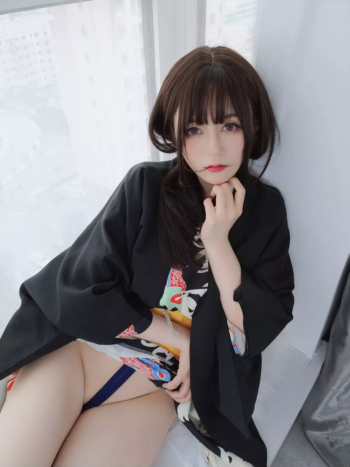 Coser小姐姐白银和服下的秘密主题私房性感和服半撩露情趣内裤撩人诱惑写真64P
