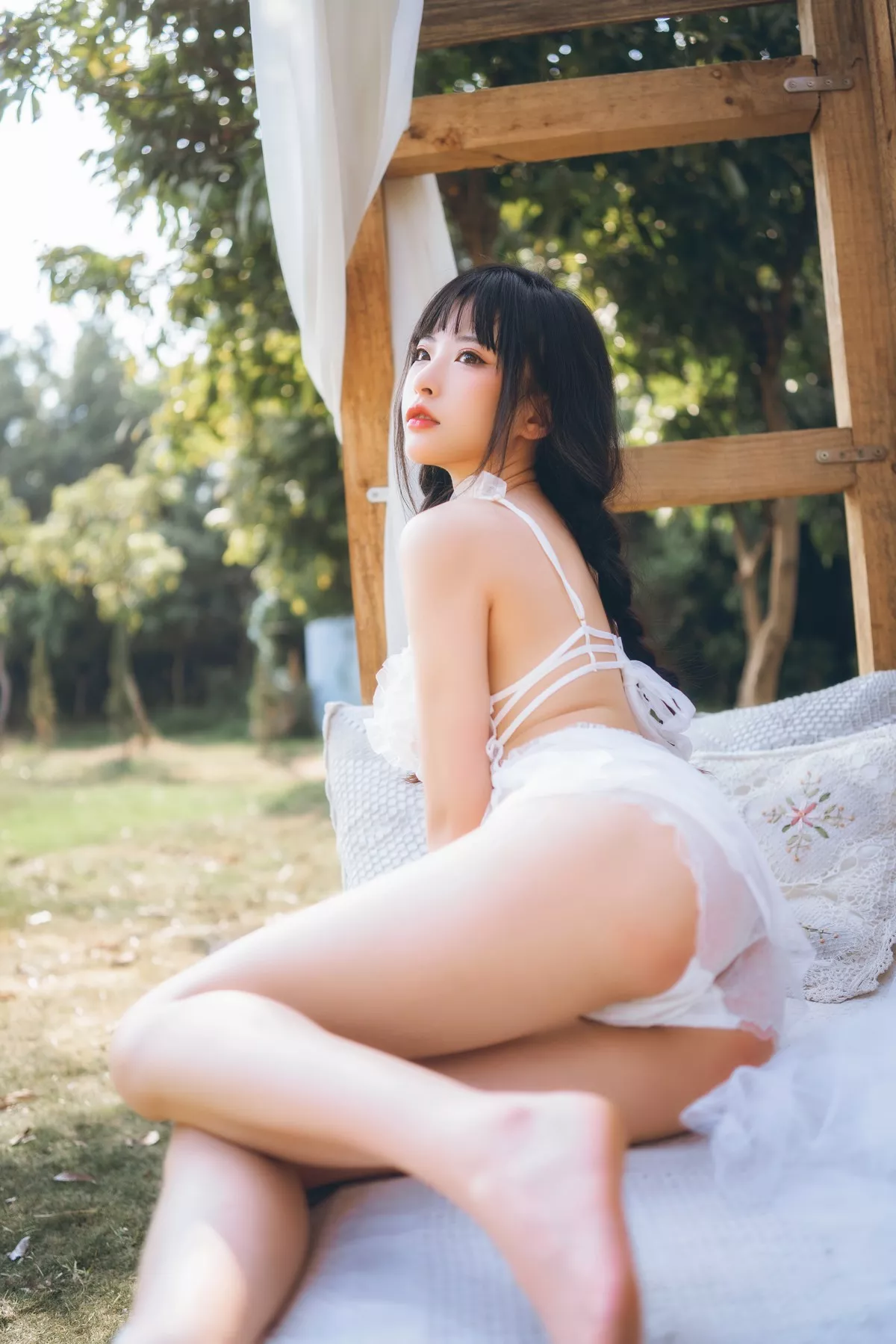 性感尤物清水由乃田园蕾丝裙主题户外性感白色薄纱裙透视秀完美身材诱惑写真66P