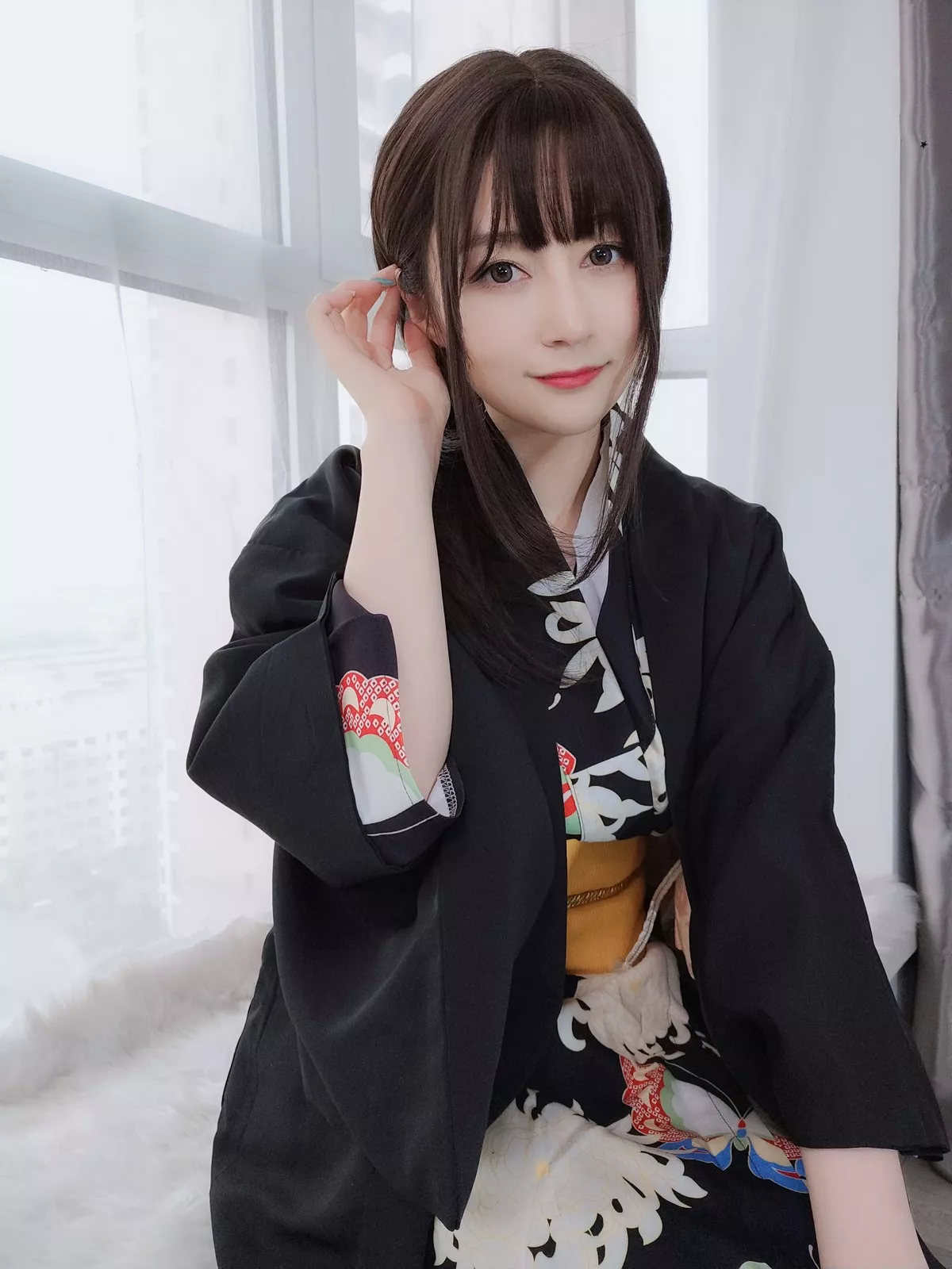 Coser小姐姐白银和服下的秘密主题私房性感和服半撩露情趣内裤撩人诱惑写真64P