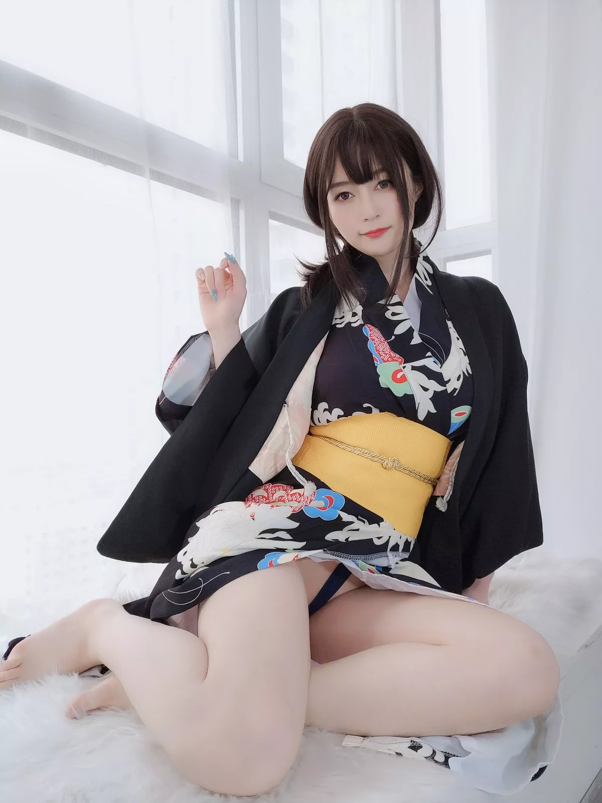 Coser小姐姐白银和服下的秘密主题私房性感和服半撩露情趣内裤撩人诱惑写真64P