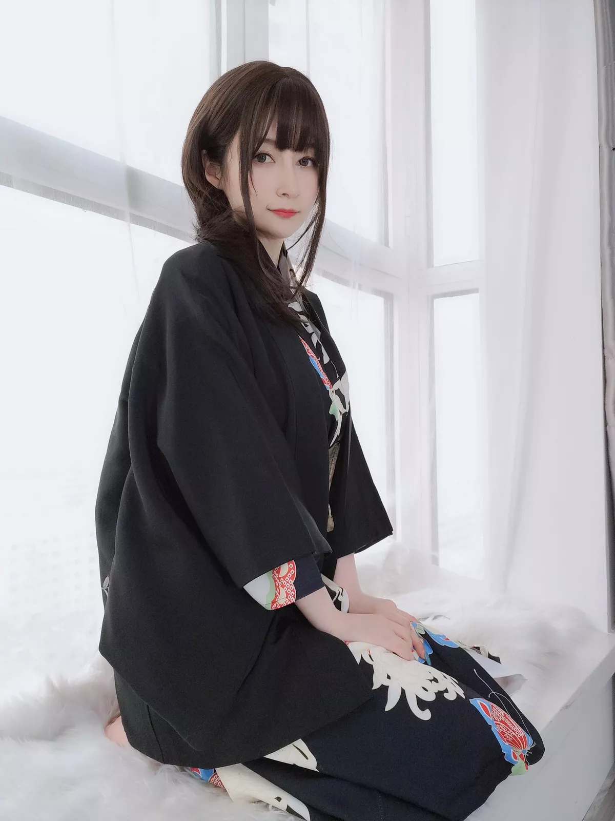 Coser小姐姐白银和服下的秘密主题私房性感和服半撩露情趣内裤撩人诱惑写真64P