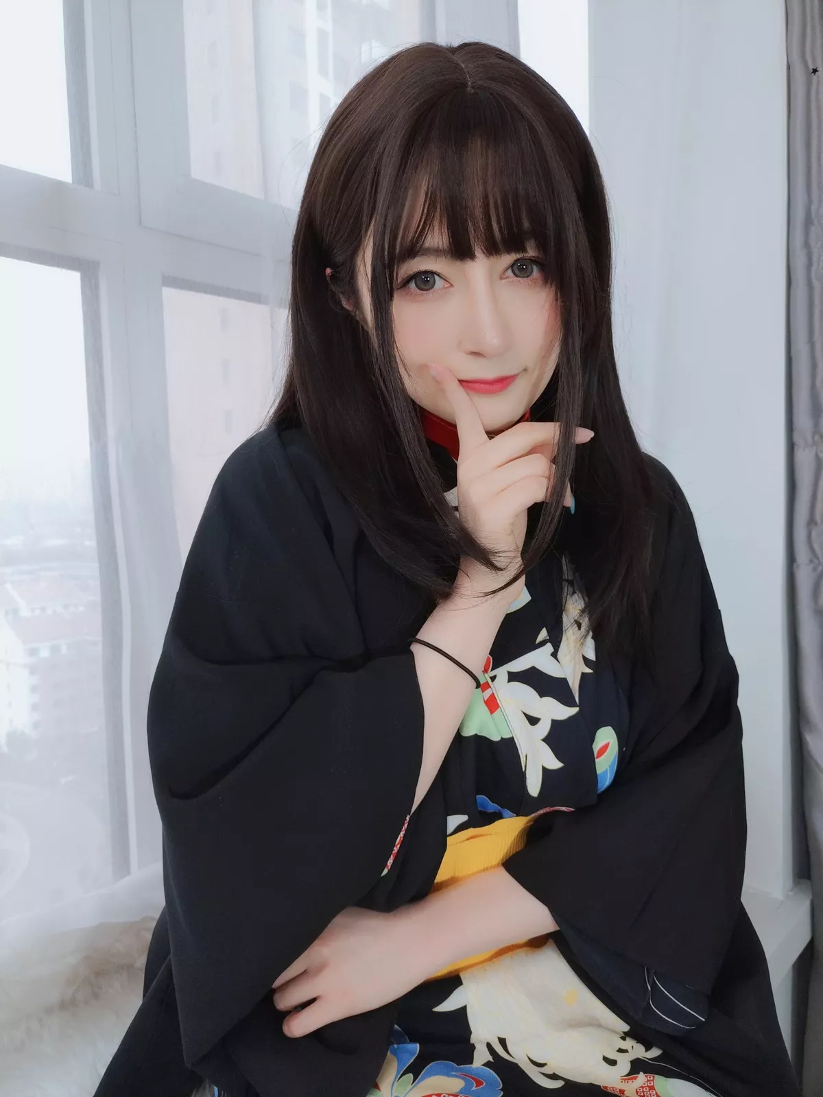 Coser小姐姐白银和服下的秘密主题私房性感和服半撩露情趣内裤撩人诱惑写真64P