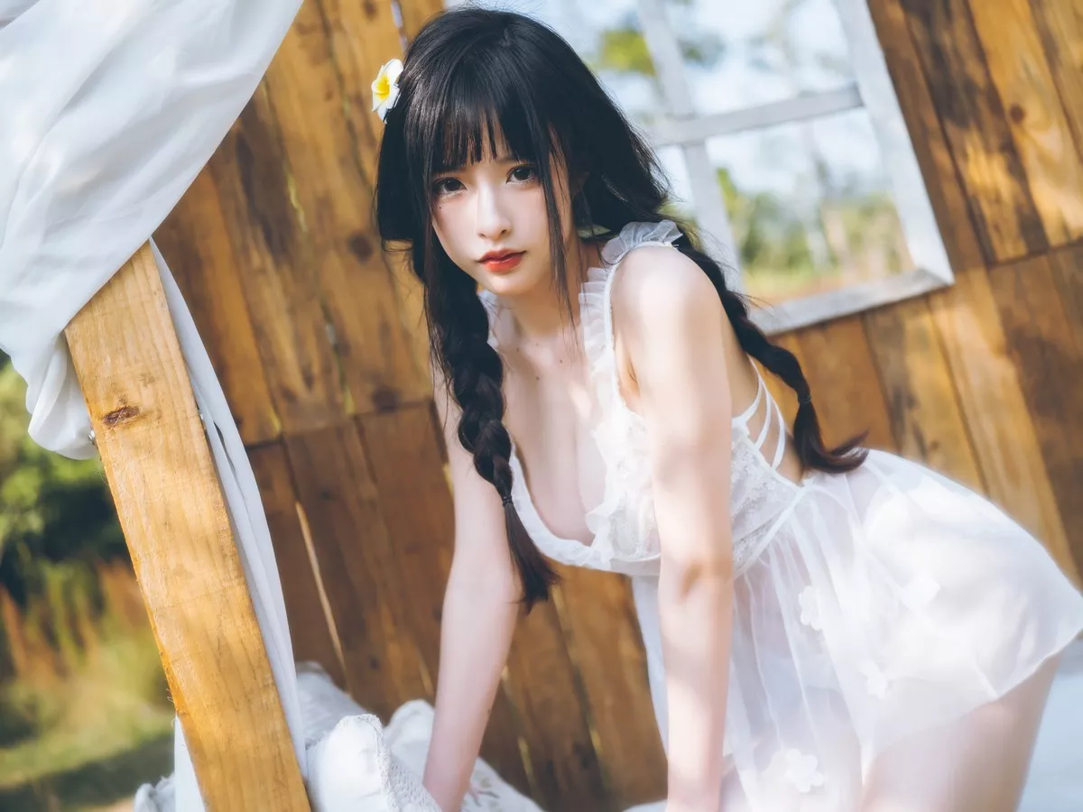 性感尤物清水由乃田园蕾丝裙主题户外性感白色薄纱裙透视秀完美身材诱惑写真66P