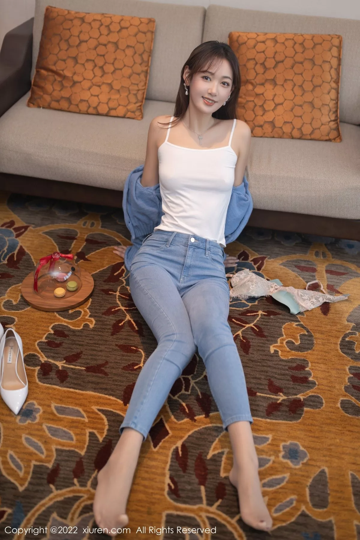 XiuRen第4582期_模特唐安琪小学妹角色扮演轻透白色上衣配牛仔裤性感迷人写真73P