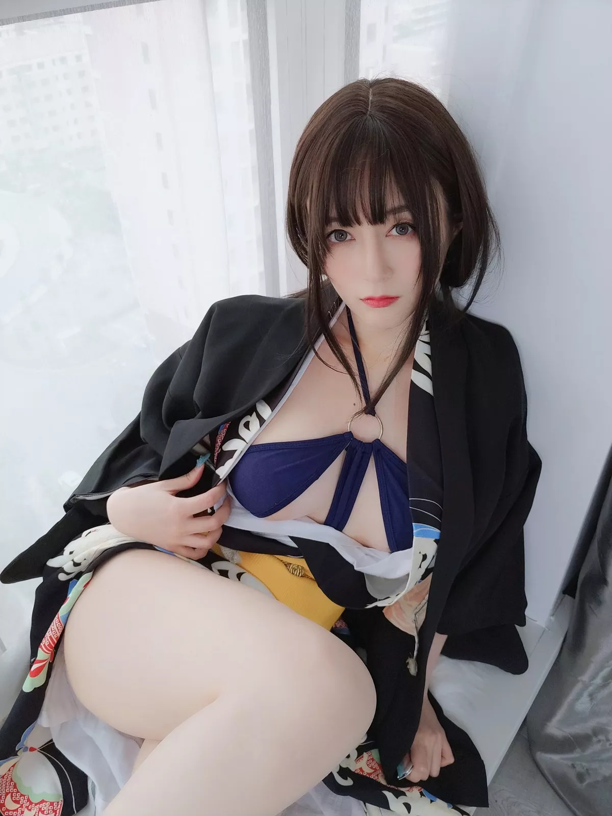 Coser小姐姐白银和服下的秘密主题私房性感和服半撩露情趣内裤撩人诱惑写真64P