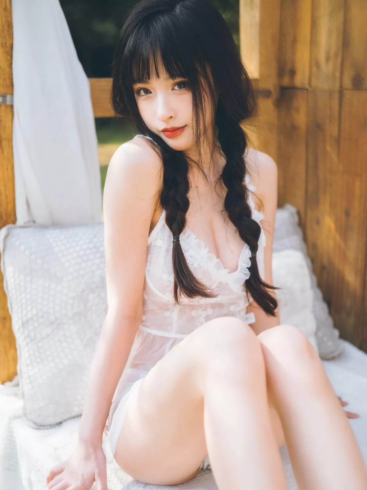 性感尤物清水由乃田园蕾丝裙主题户外性感白色薄纱裙透视秀完美身材诱惑写真66P