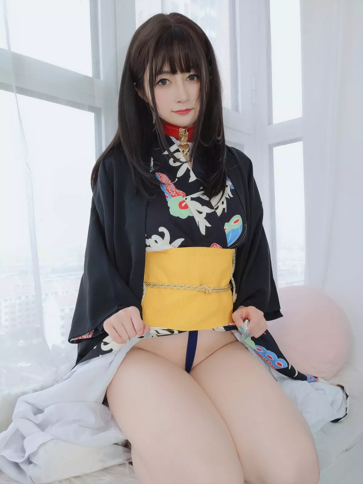 Coser小姐姐白银和服下的秘密主题私房性感和服半撩露情趣内裤撩人诱惑写真64P