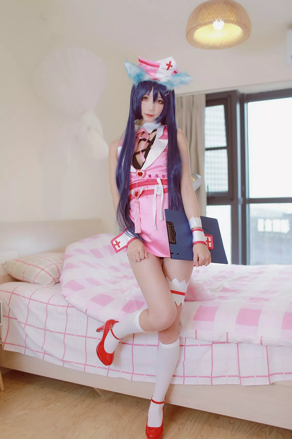清纯少女五更百鬼阿狸护士服主题私房性感护士装配白丝腿袜秀美腿诱惑写真37P