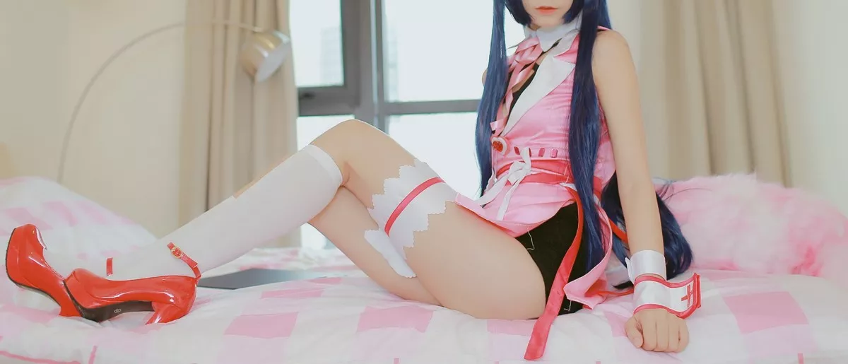 清纯少女五更百鬼阿狸护士服主题私房性感护士装配白丝腿袜秀美腿诱惑写真37P