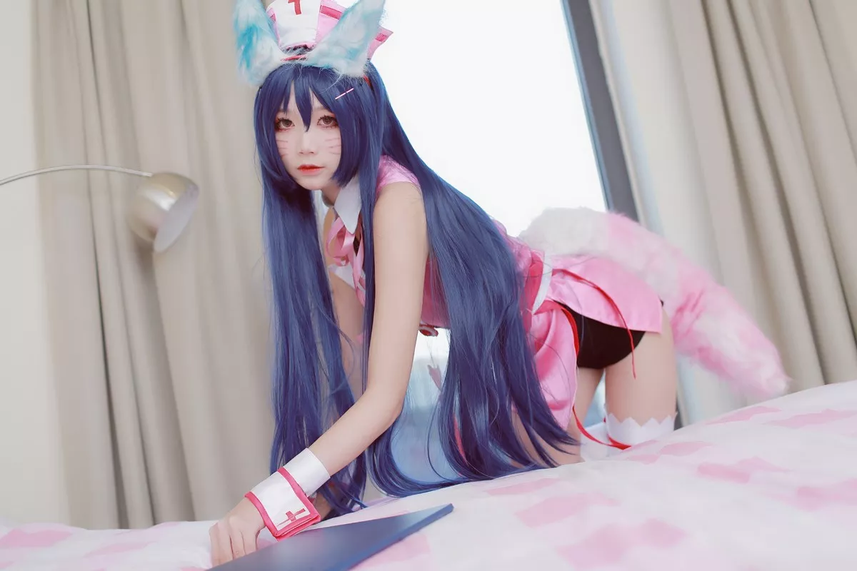 清纯少女五更百鬼阿狸护士服主题私房性感护士装配白丝腿袜秀美腿诱惑写真37P