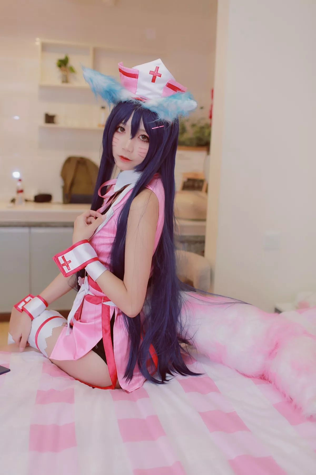 清纯少女五更百鬼阿狸护士服主题私房性感护士装配白丝腿袜秀美腿诱惑写真37P