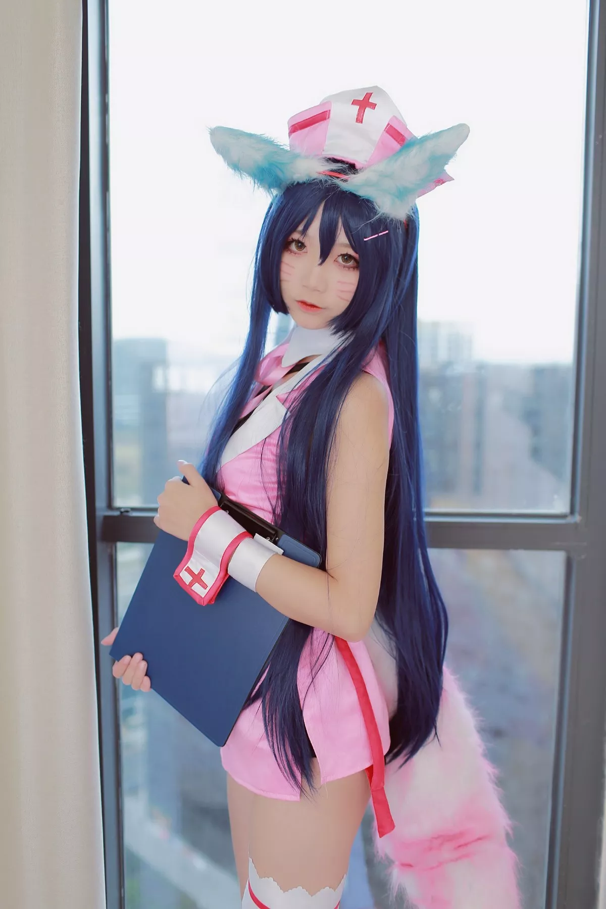 清纯少女五更百鬼阿狸护士服主题私房性感护士装配白丝腿袜秀美腿诱惑写真37P