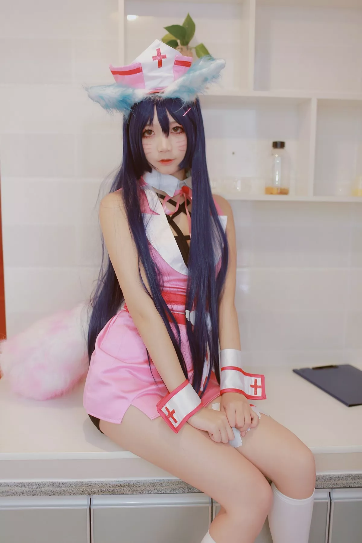 清纯少女五更百鬼阿狸护士服主题私房性感护士装配白丝腿袜秀美腿诱惑写真37P