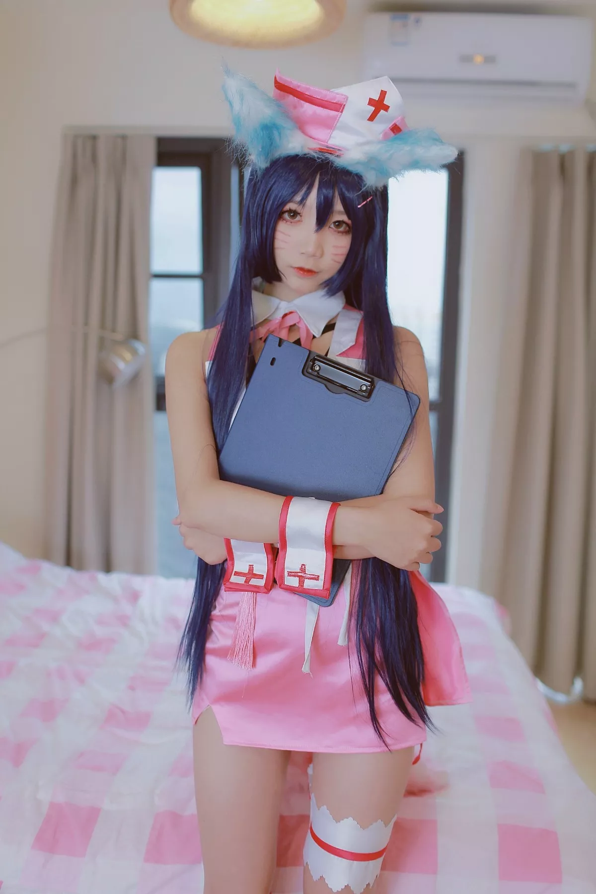 清纯少女五更百鬼阿狸护士服主题私房性感护士装配白丝腿袜秀美腿诱惑写真37P