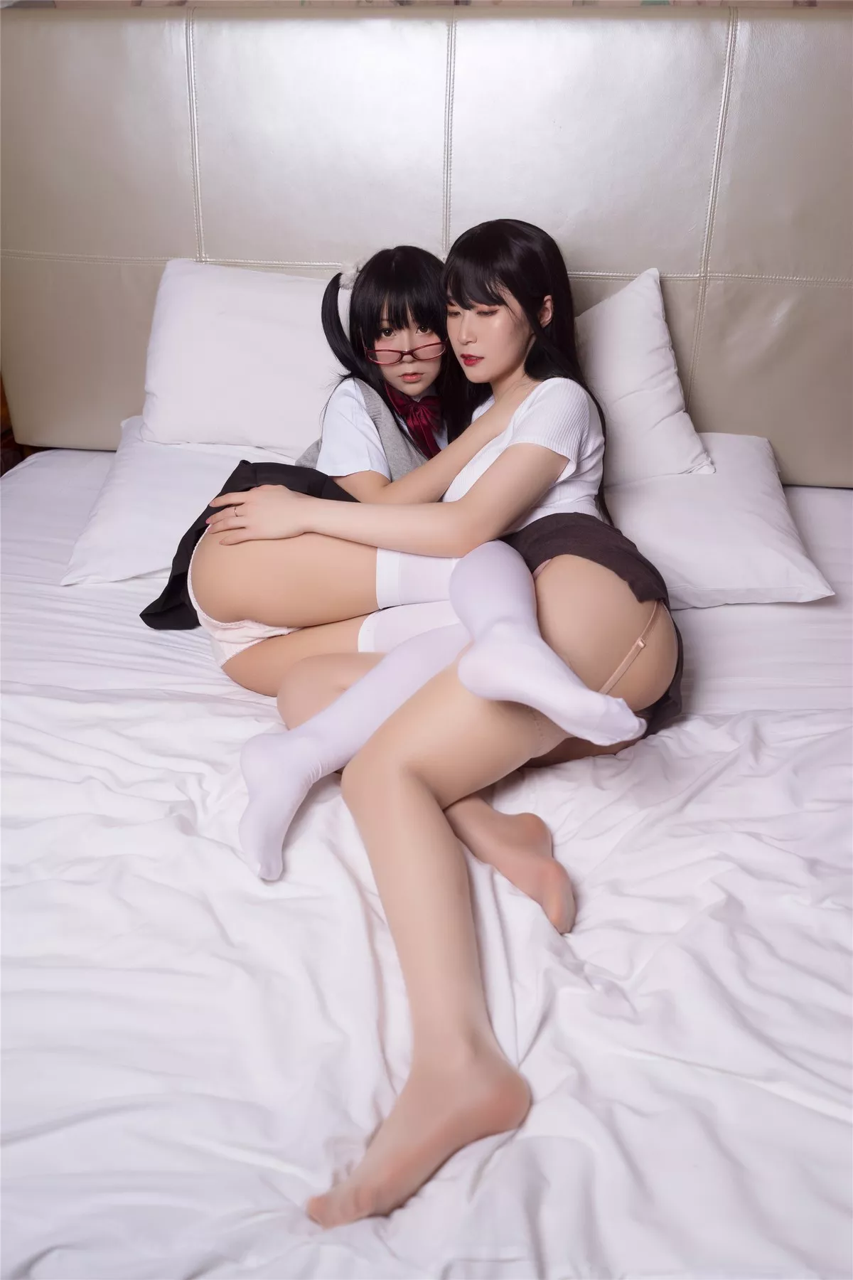 Coser小姐姐白银＆摇摇乐性感姐妹花主题私房性感丝袜系列秀翘臀撩人诱惑写真125P