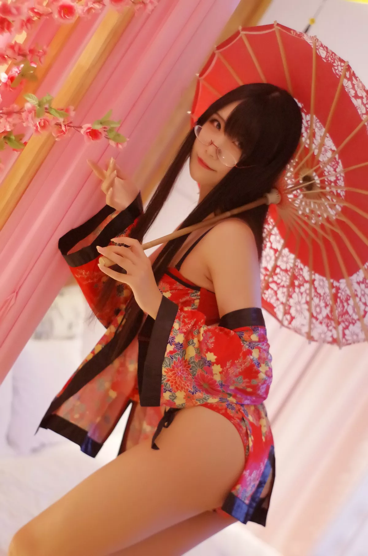 动漫博主曉美媽红色浴衣主题私房半脱浴衣露性感内衣秀完美身材迷人诱惑写真35P